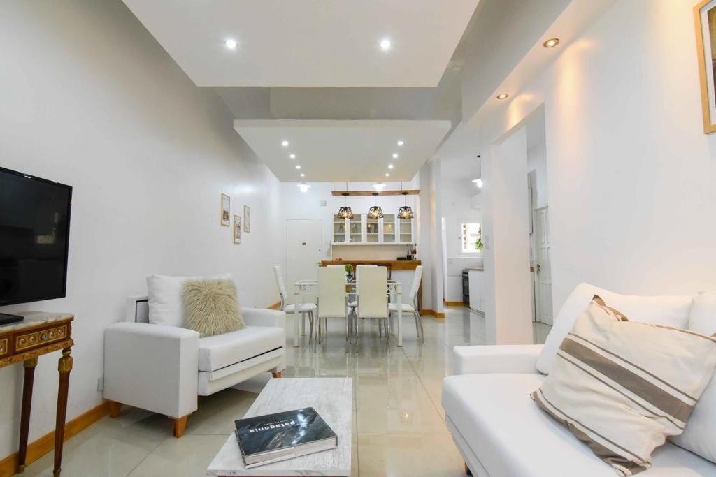 Dpto. En Recoleta: Calido, Proximo Y Confortable Buenos Aires Dış mekan fotoğraf